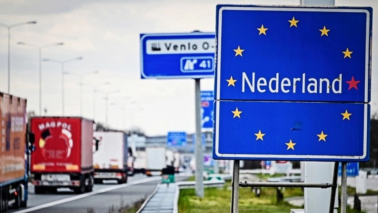 Nizozemska postrožava pravila za azilante. Uvodi i i granične kontrole